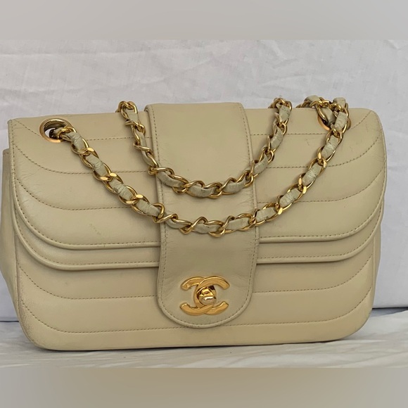 🥳TWO ICONIC CHANEL FLAP BAGS. One is blush. One beige. Great buy!!!! - Picture 4 of 8